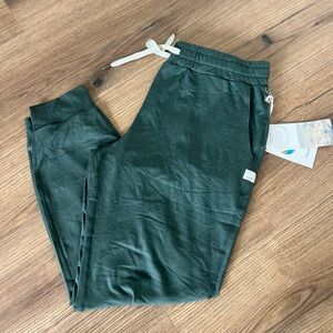 Vuori performance joggers